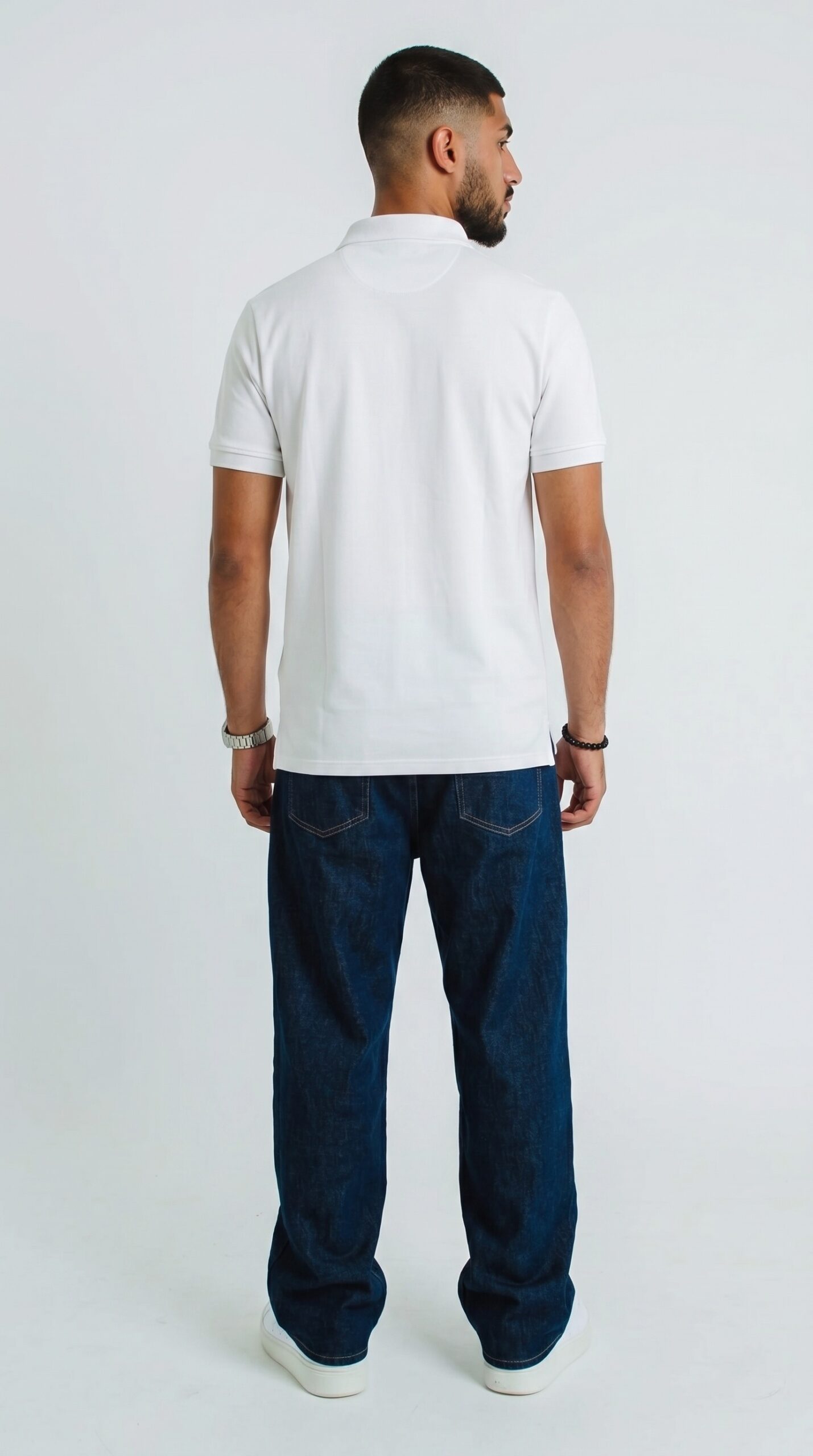 Polo tshirt in white.