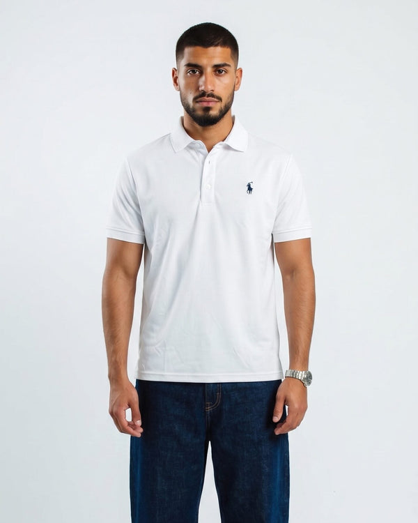 Polo tshirt in white.