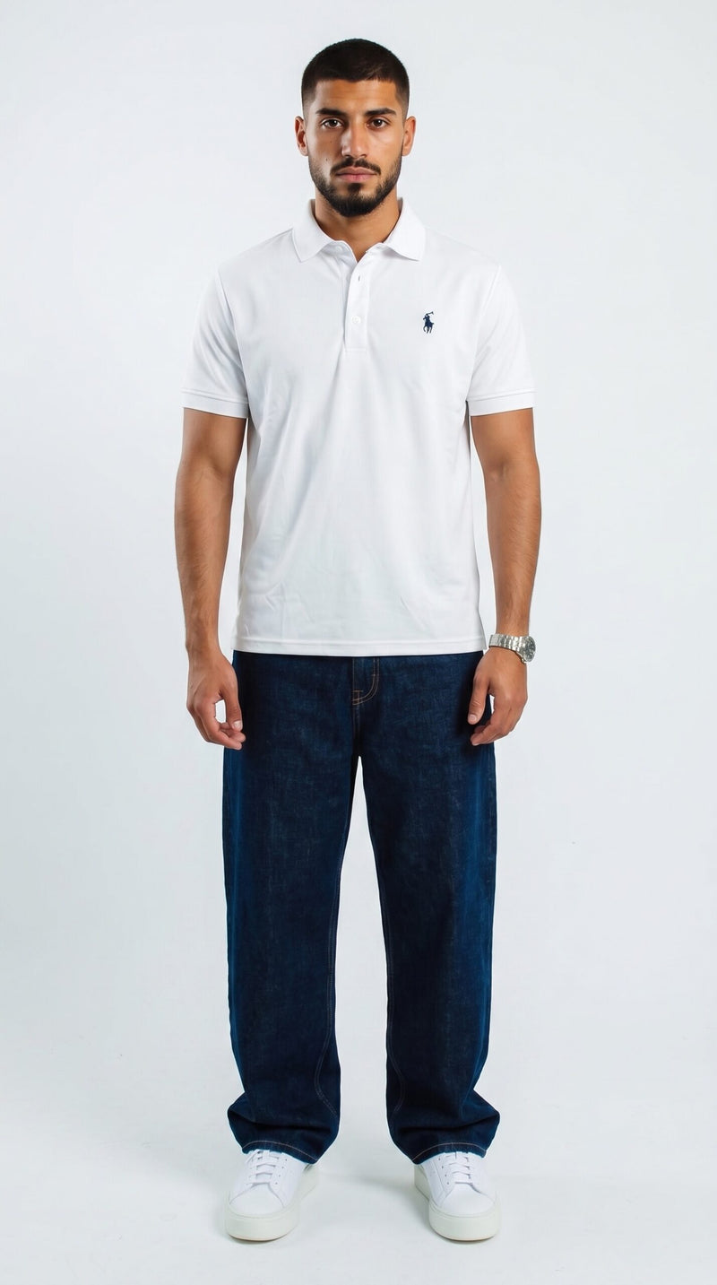 Polo tshirt in white.